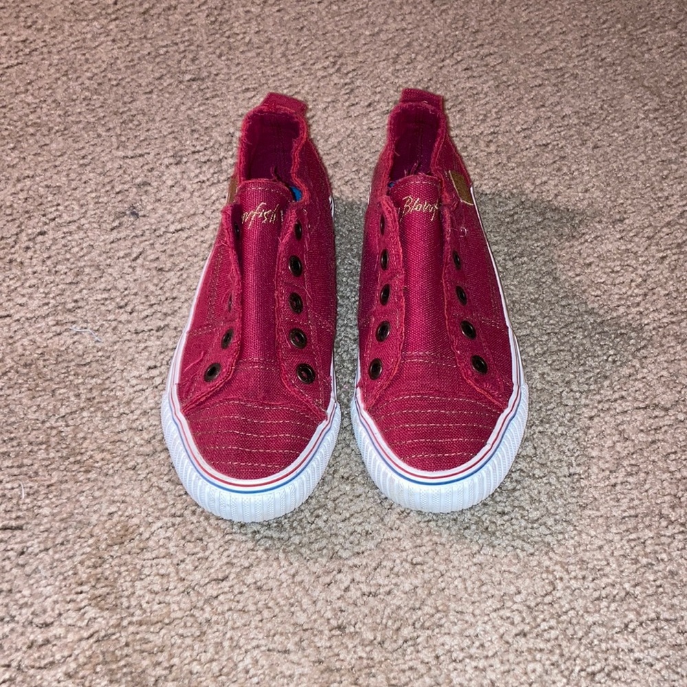 Slip on sneakers